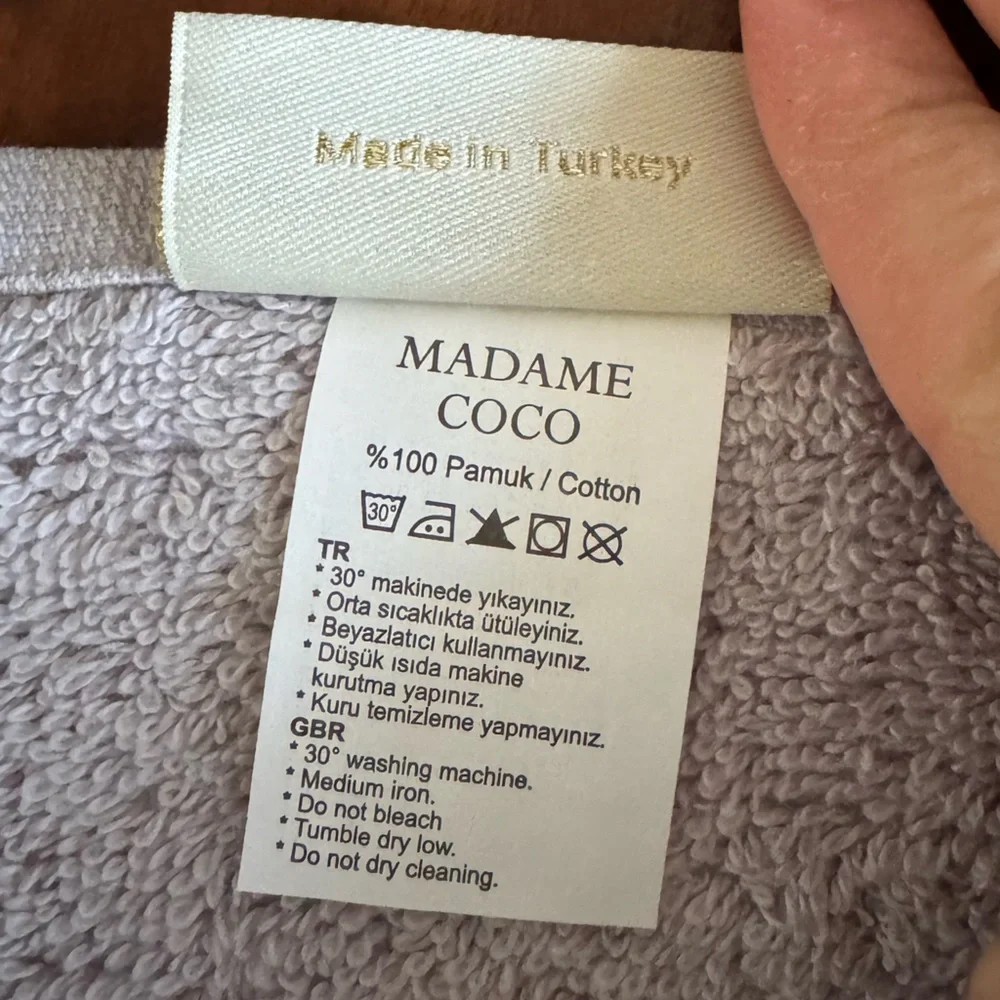 [Madame Coco] Light Purple Embroidered Bath Towel